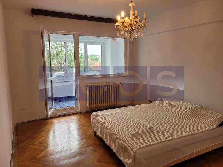Apartament cu 4 camere semidecomandat în Dorobanți