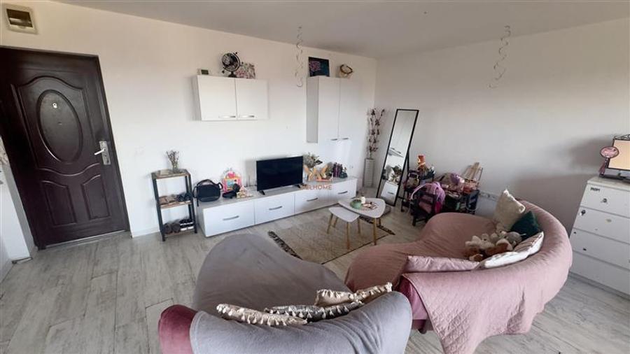 Apartament cu 3 camere nedecomandat în Lazaret