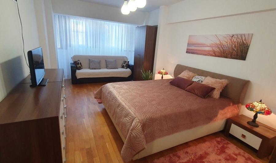 Apartament cu 4 camere în P-ța Romană