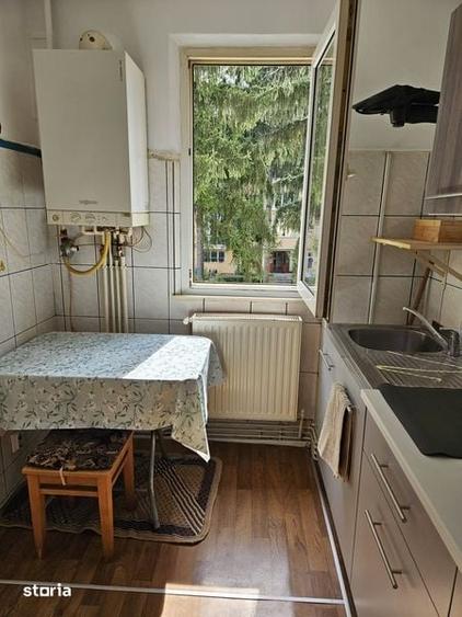 Apartament cu 3 camere semidecomandat în Astra