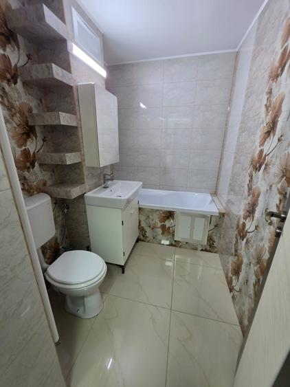 Apartament cu 3 camere decomandat în 9 Mai