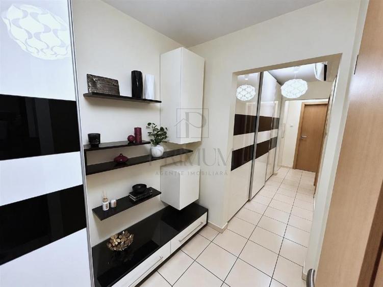 Apartament cu 3 camere decomandat în Torontalului