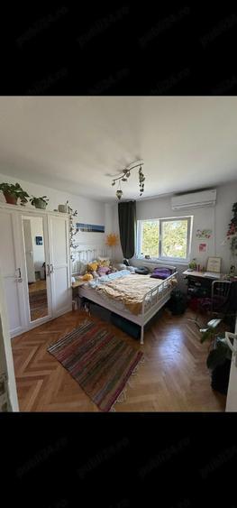 Apartament cu 3 camere semidecomandat în Spitalul Județean