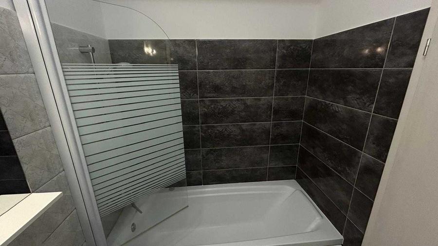 Apartament cu 2 camere semidecomandat în Roșu