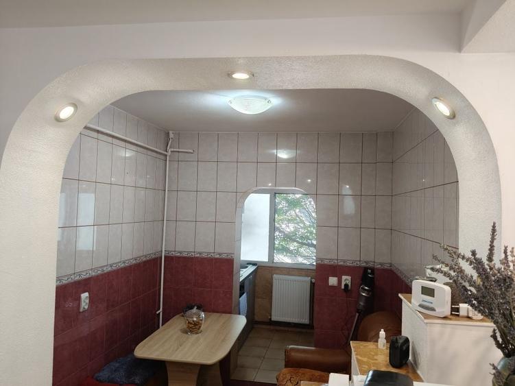 Apartament cu 2 camere decomandat în Exterior Vest