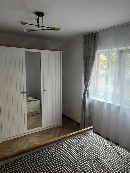 Apartament cu 3 camere semidecomandat în Cetate