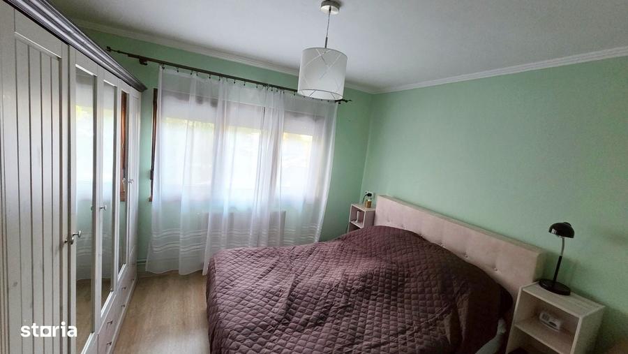 Apartament cu 3 camere decomandat în Aradului