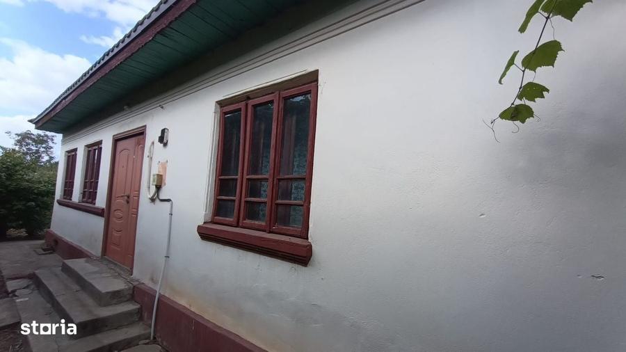 Casă cu 4 camere cu Teren 2331 Mp în Coșoveni