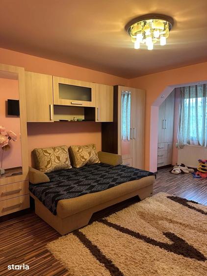 Apartament cu 2 camere decomandat în Botizului