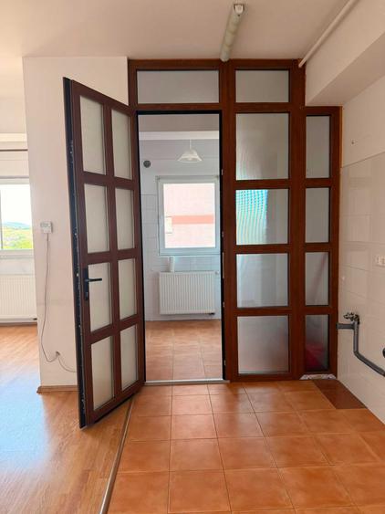 Apartament cu 2 camere semidecomandat în Independenței