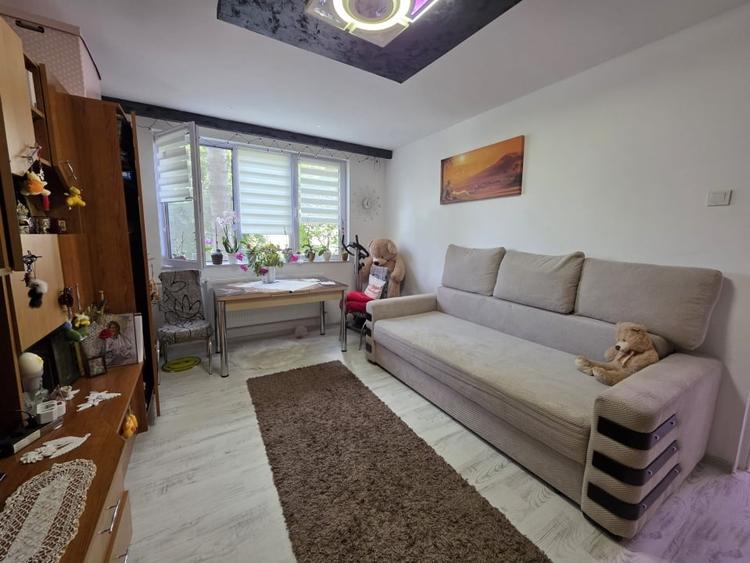 Apartament cu 3 camere decomandat în Rahova