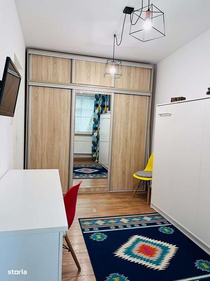 Apartament cu 3 camere semidecomandat, mobilat în Central