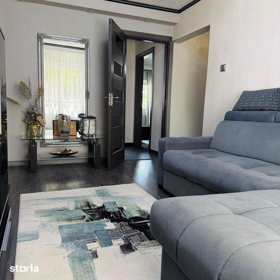 Apartament cu 4 camere decomandat în Vitan