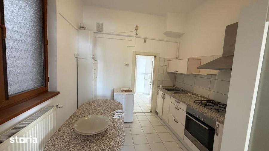 Apartament cu 6 camere semidecomandat în Cișmigiu