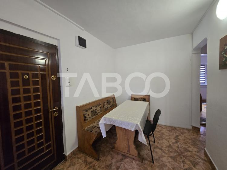Apartament cu 2 camere decomandat, mobilat în Vasile Aaron