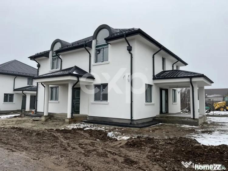 Casă cu 6 camere cu Teren 400 Mp în Corbeanca