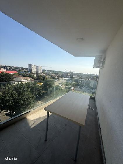 Apartament cu 3 camere semidecomandat în Pieptănari