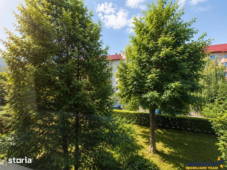 Apartament cu 3 camere decomandat, mobilat în Dârste