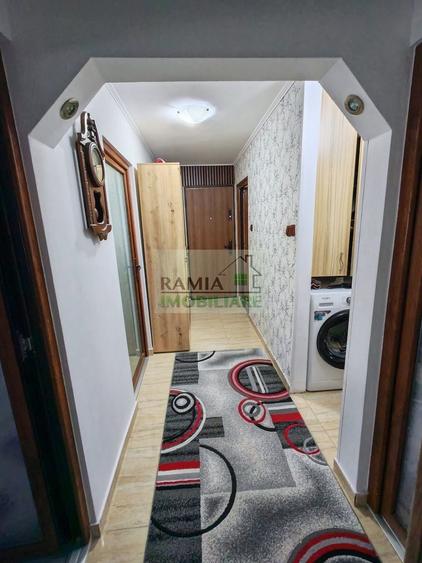 Apartament cu 3 camere decomandat, mobilat în Triaj