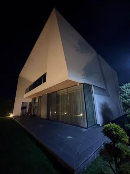 Casă cu 3 camere cu Teren 500 Mp în Central