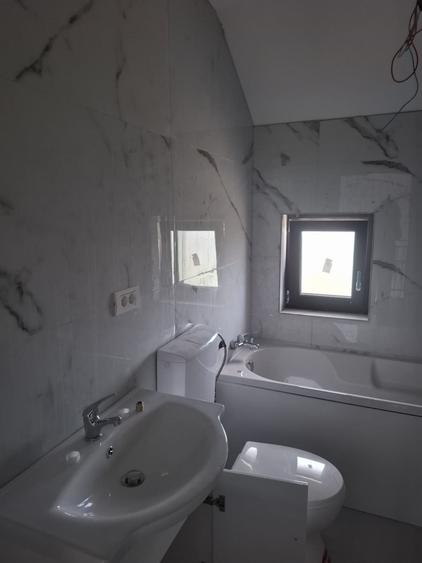 Duplex cu 3 camere cu Teren 200 Mp în Sânandrei