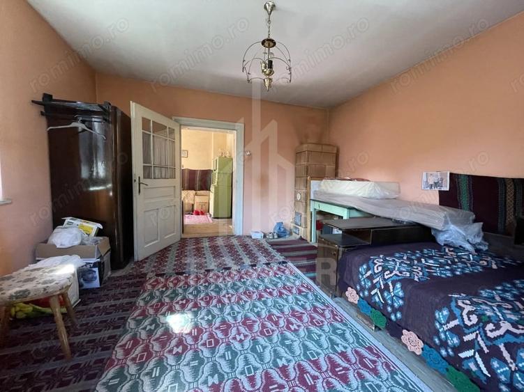 Casă cu 3 camere cu Teren 1464 Mp în Porumbacu de Jos