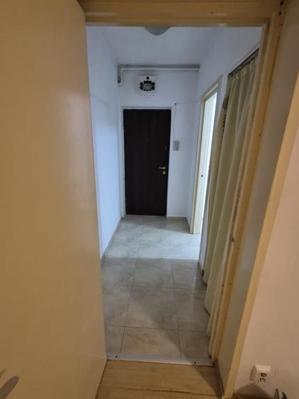 Apartament cu 2 camere semidecomandat în Gorjului