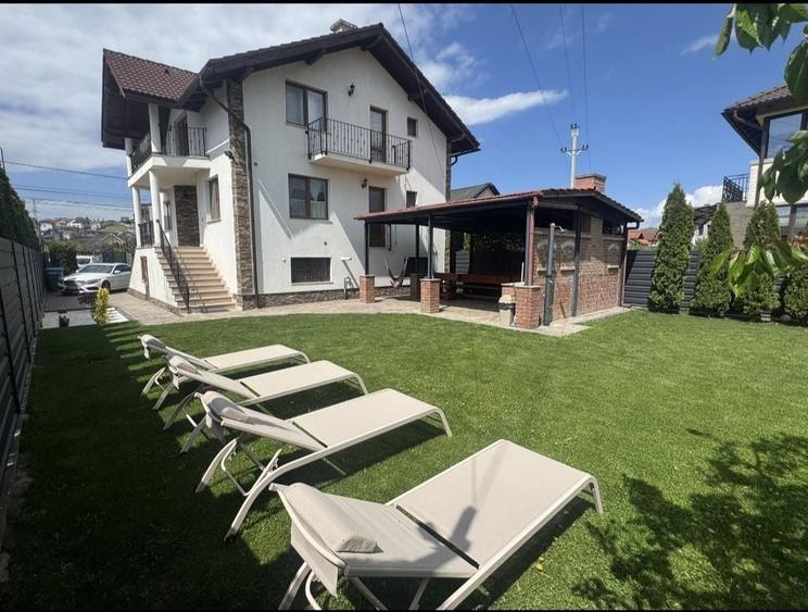 Casă cu 4 camere în Central