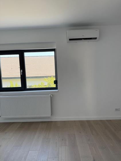 Casă individuală cu 5 camere cu Teren 290 Mp în Voluntari