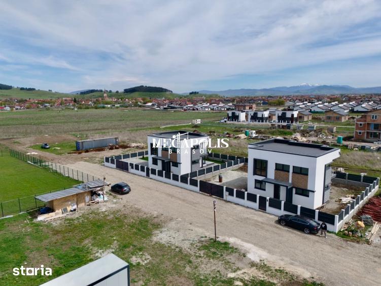 Casă cu 4 camere cu Teren 530 Mp în Sânpetru