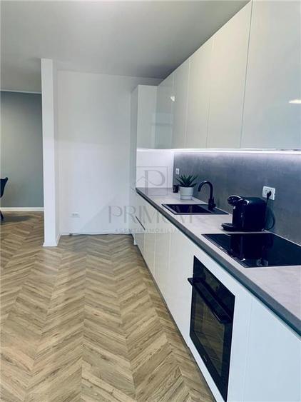 Apartament cu 2 camere semidecomandat, mobilat în Central