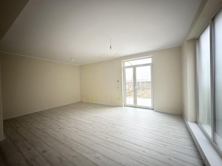 Duplex cu 4 camere cu Canalizare în Giroc