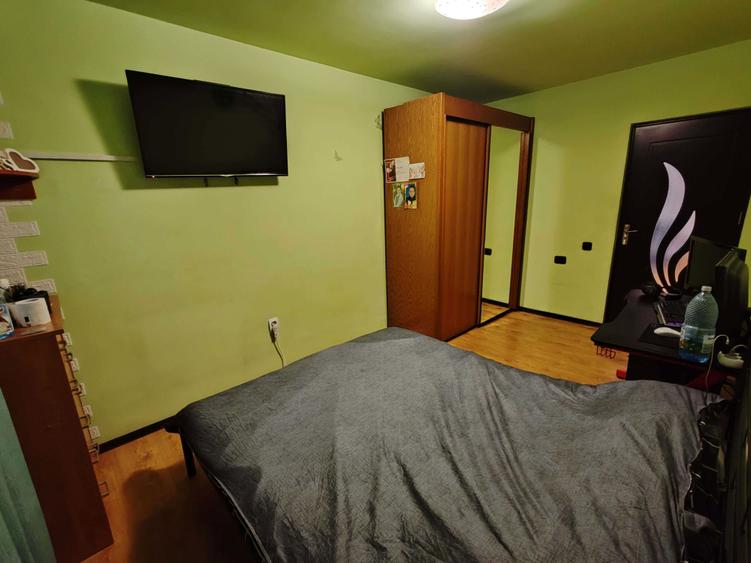 Casă cu 4 camere în Între Lacuri