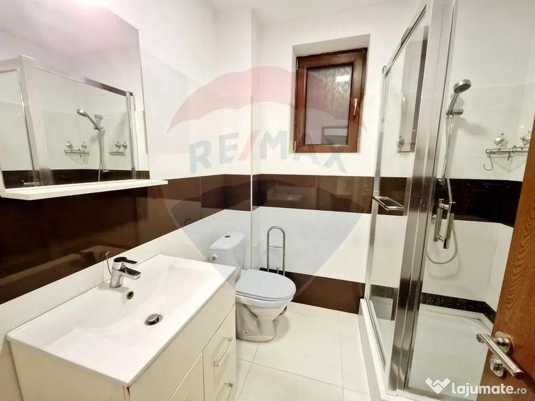 Casă cu 4 camere cu Teren 1065 Mp în Preajba