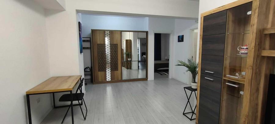 Apartament cu 2 camere semidecomandat în Păcii
