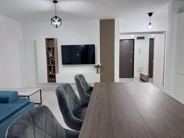 Apartament cu 3 camere decomandat în Drumul Taberei