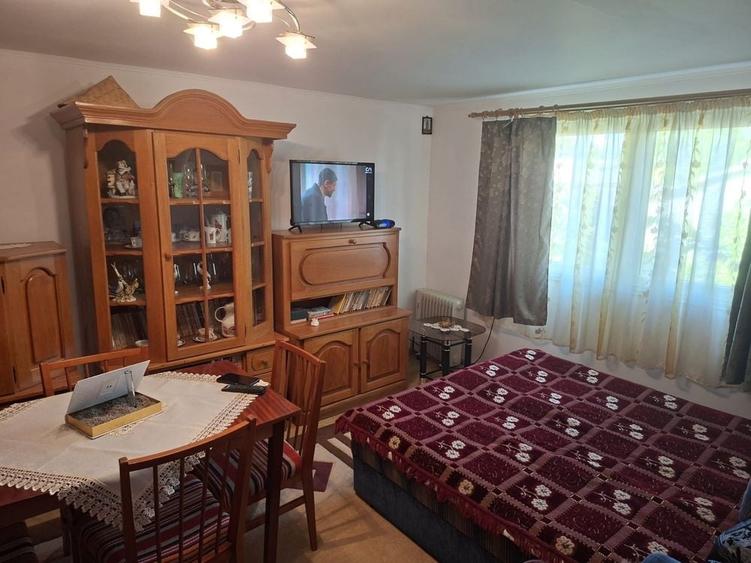Casă cu 3 camere în Hănești
