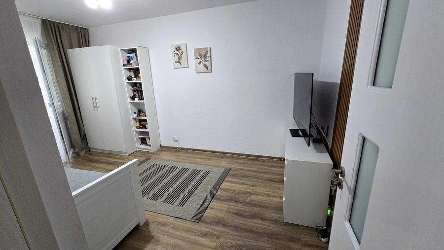 Garsonieră decomandată în Ostroveni