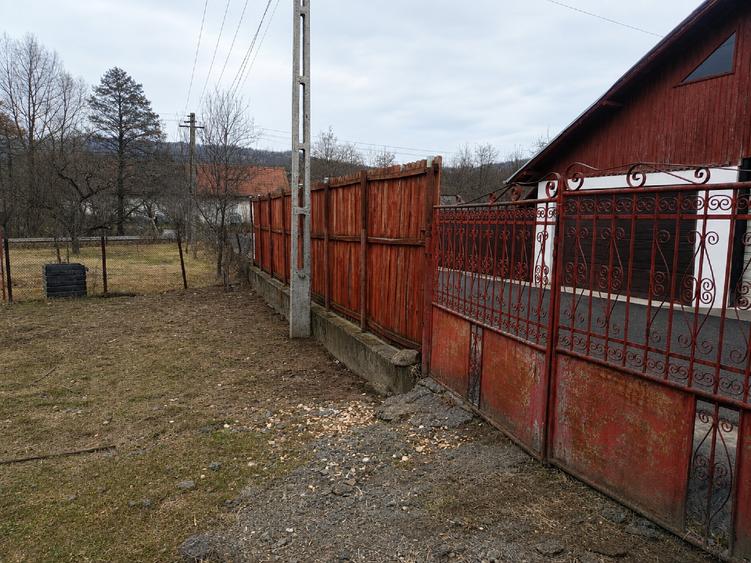 Casă cu 3 camere cu Teren 726 Mp în Boteni