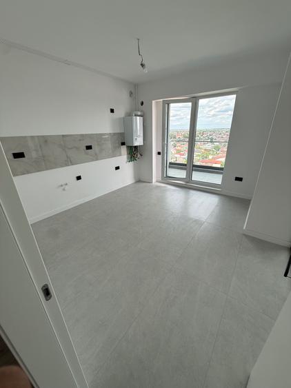 Apartament cu 3 camere decomandat în Titan