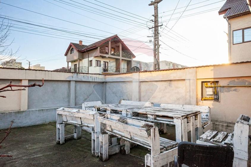 Casă individuală cu 6 camere cu Teren 450 Mp în Aurel Vlaicu
