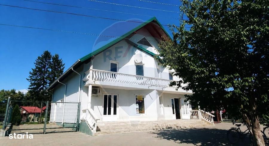 Casă cu 4 camere cu Teren 1300 Mp în Gălănești