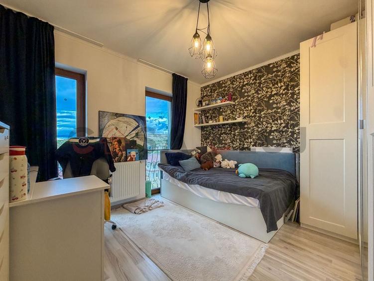 Apartament cu 4 camere decomandat, mobilat în Borhanci