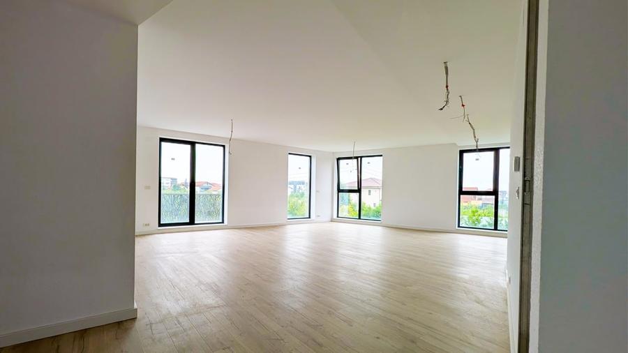 Apartament cu 4 camere decomandat în Nord-Vest