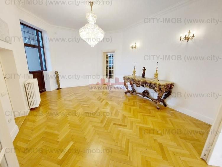 Apartament cu 4 camere circular în Armeneasca