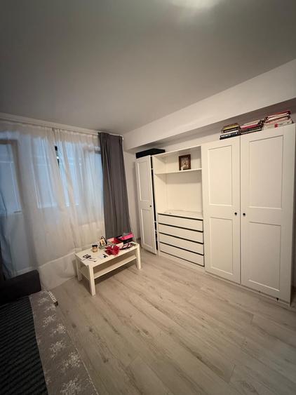 Apartament cu 2 camere decomandat în Drumul Taberei — fotografia 1
