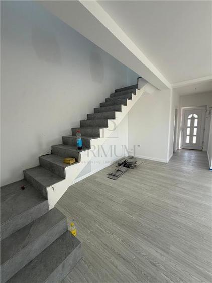 Duplex cu 4 camere cu Canalizare în Moșnița Nouă