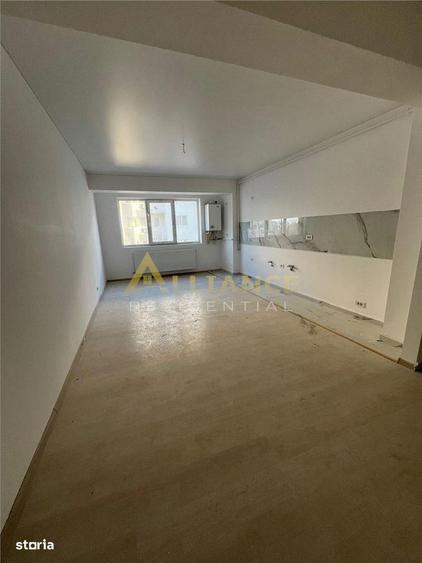 Apartament cu 3 camere decomandat în Metalurgiei