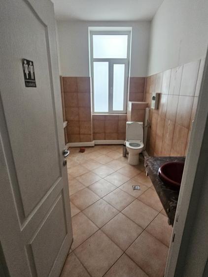 Casă cu 27 camere cu Teren 573 Mp în Basarab