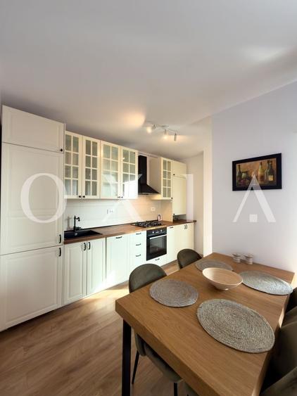 Apartament cu 2 camere semidecomandat, mobilat în Aradului